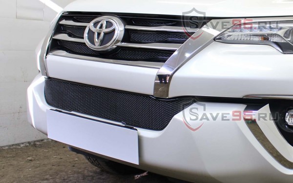 Защита радиатора «Премиум» на Toyota Fortuner, 2015-2019, 2 поколение
